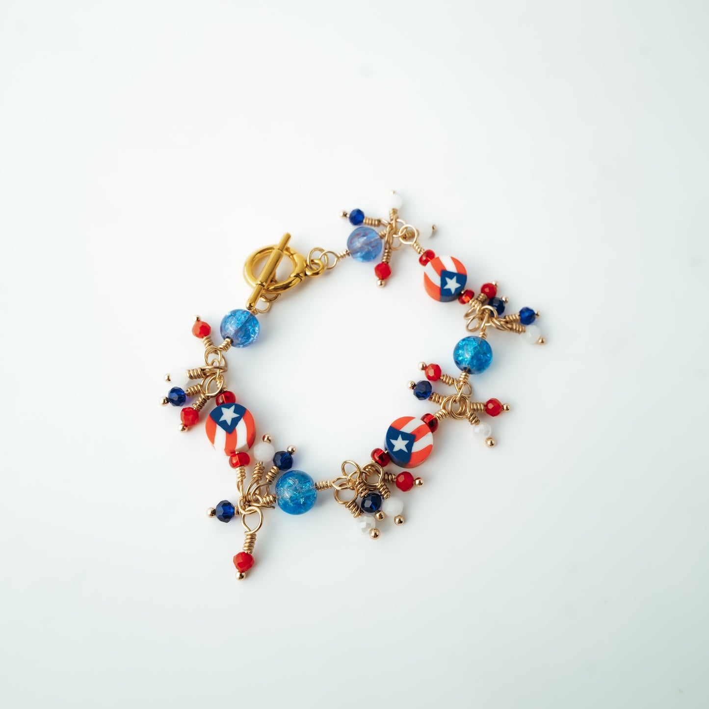 Gold wire-wrapped Puerto Rican Flag beaded bracelet | Braceliss