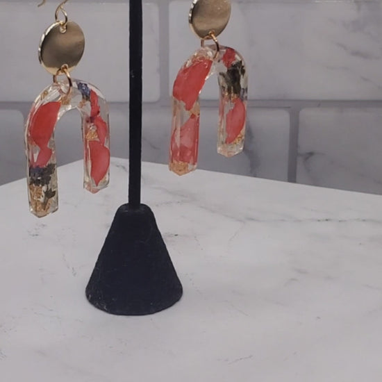 Red floral arch earrings | pressed flower resin earrings video | braceliss