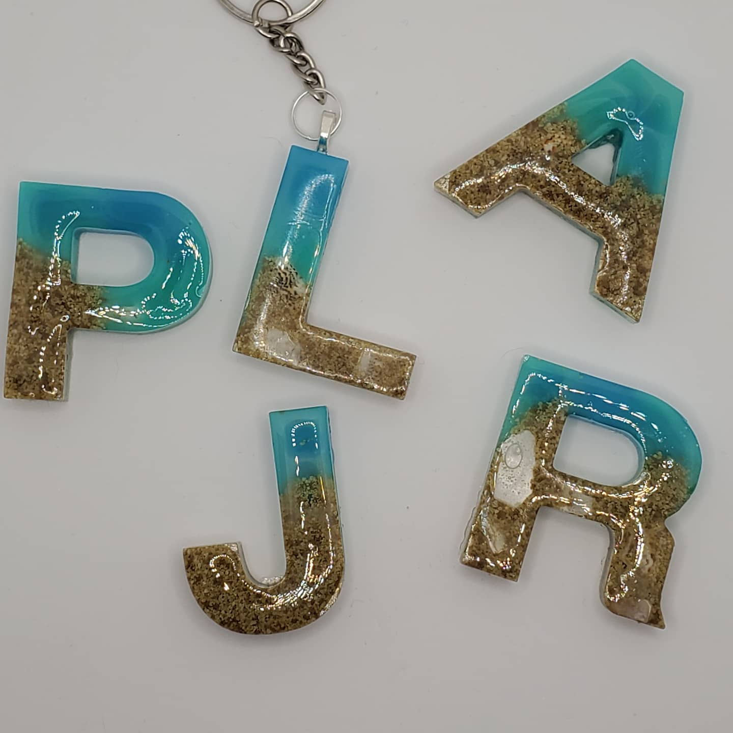 Beach Themed Initial Letter Keychain - Braceliss LLC