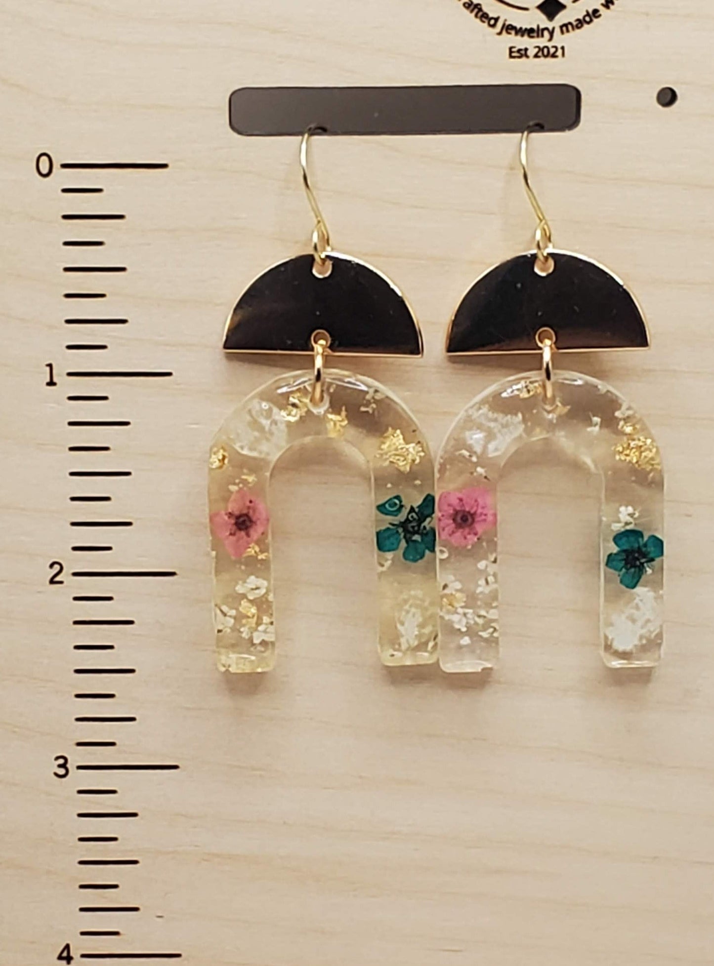 Floral arch earrings | pressed flower resin earrings | braceliss