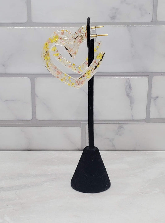 Floral heart hoops | pressed flower resin earrings sideview | Braceliss