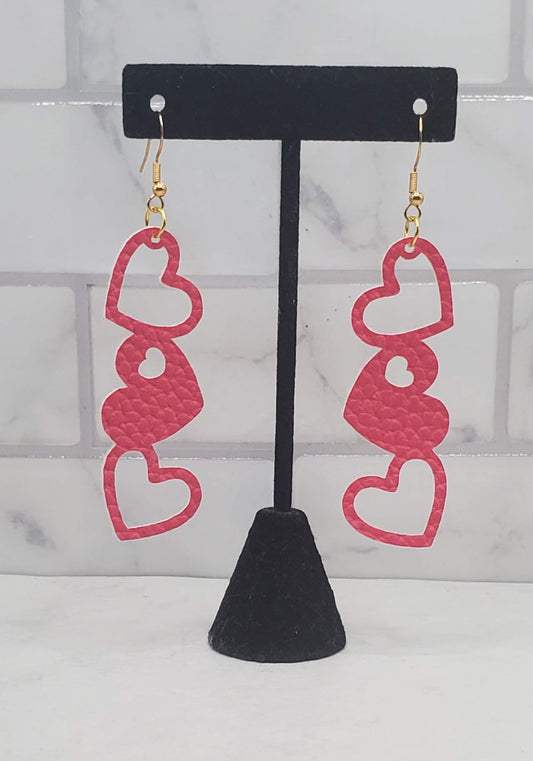 Hollow trio heart - Dark pink faux leather earrings - braceliss 