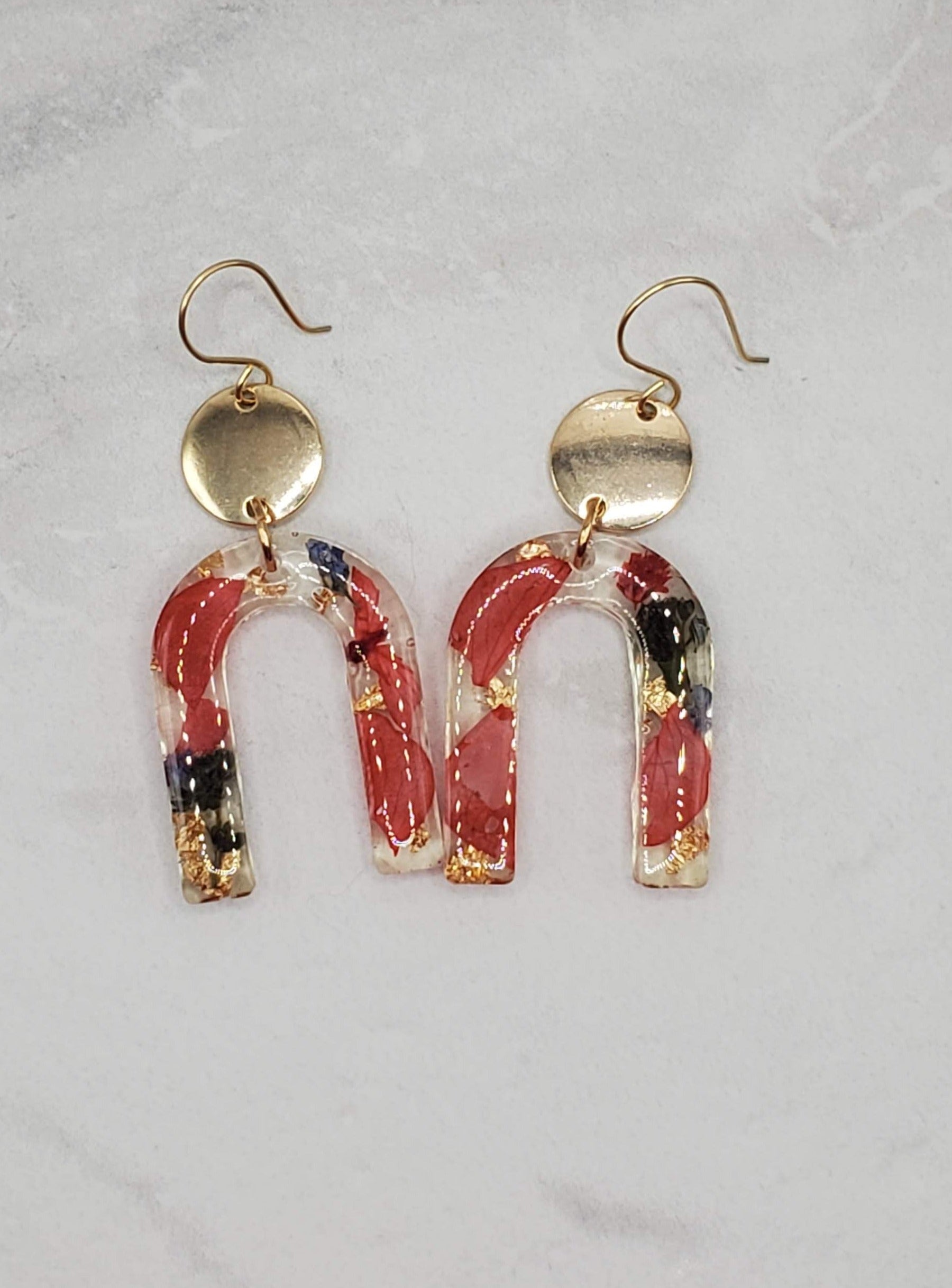 Red floral arch earrings | pressed flower resin earrings flatlays | braceliss